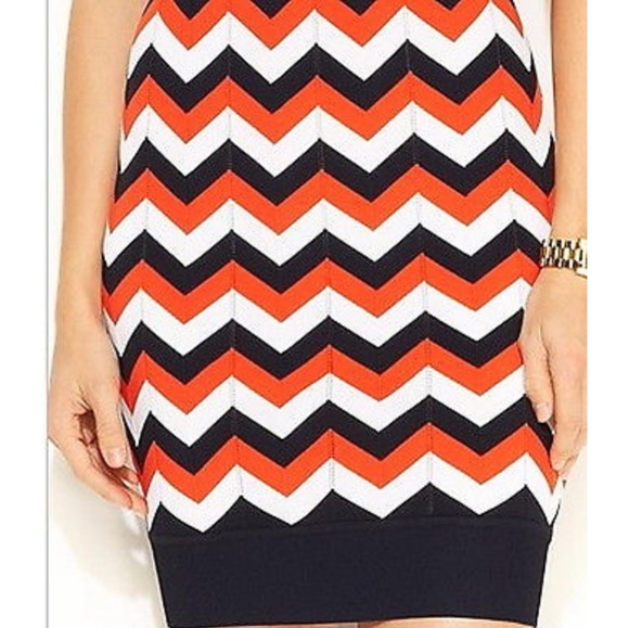 Michael Kors Sleeveless Chevron Sweater Dress - Picture 5 of 8